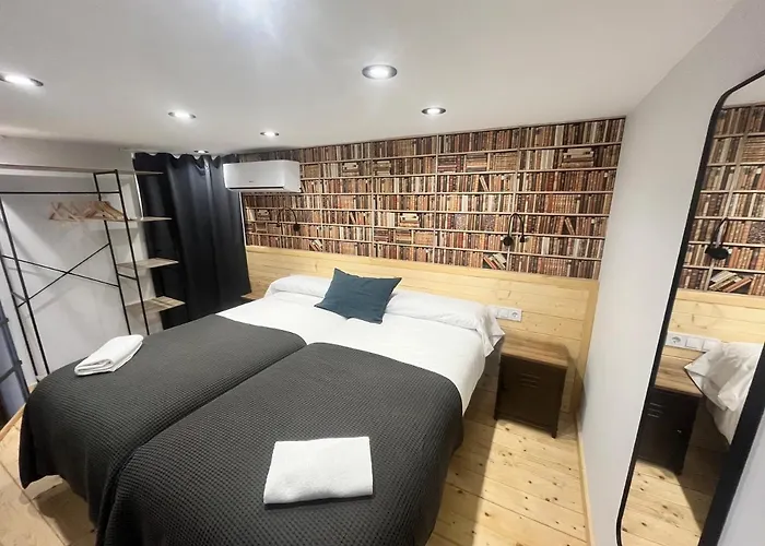 Loft Con Caracter En Valencia. شقة